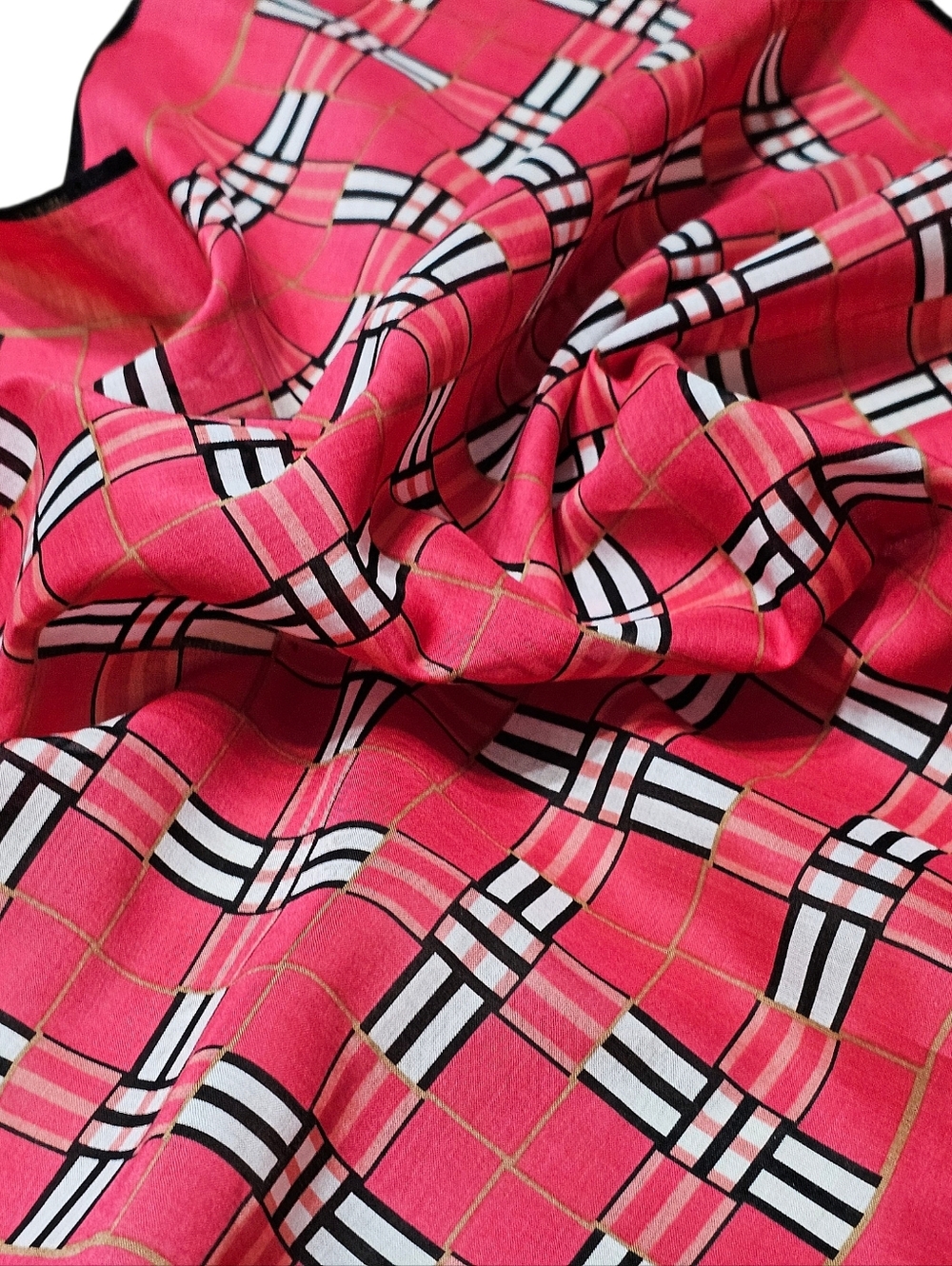 BURBERRY SCARF - Picture 8 of 15